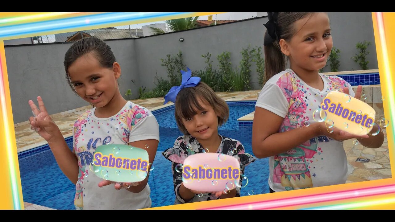 GINCANA NA PISCINA /QUEM ACABA PRIMEIRO COM O SABONETE - 3 irmãs demais