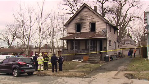 1-month-old girl, 1-year-old boy die in Cleveland house fire; 3 children rescued