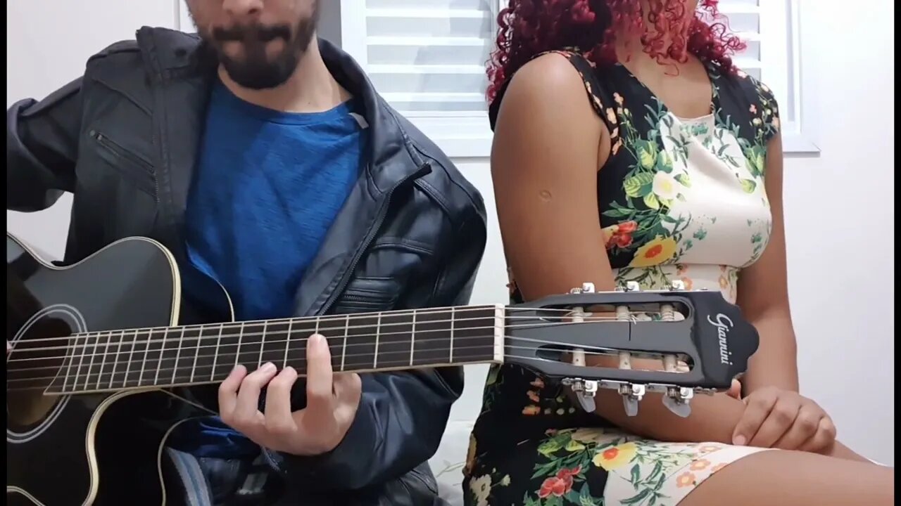 NAMORADA APAIXONADA VS NAMORADA NÃO APAIXONADA OUVINDO VOCÊ TOCAR VIOLÃO