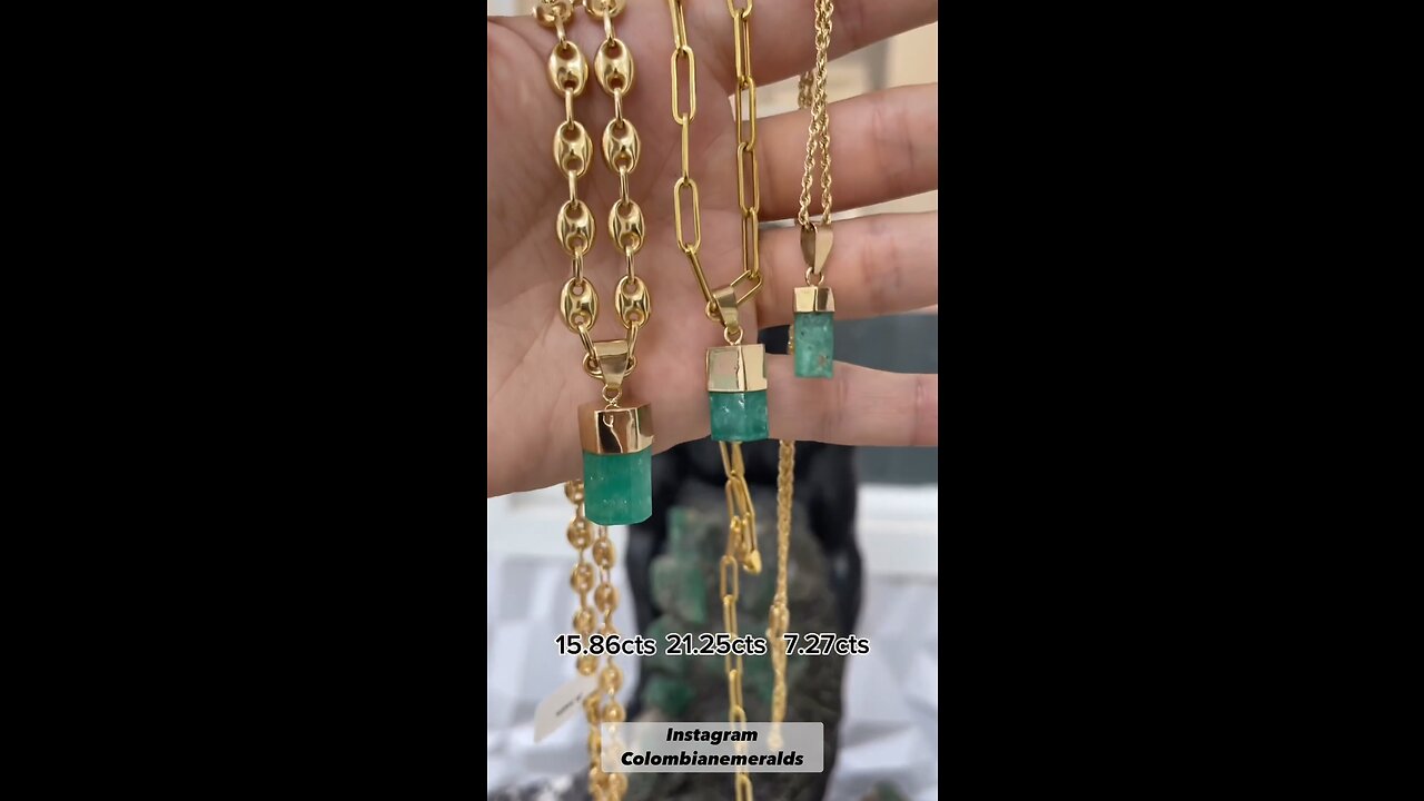 Real Colombian Emerald Natural Crystal Pendant 18K 14K Gold Tubular Shape Fine Muzo Mines