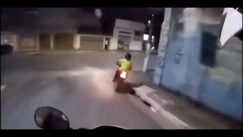 POLICE CHASE = SEE WHAT HAPPENS DURING THE VIDEO = Léo Sócrates