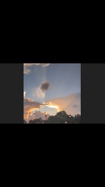 The Sky Seems To Be Split In This Video - HaloRockNews