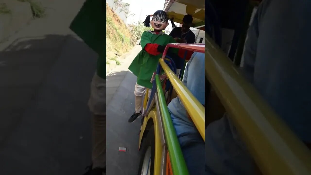 SENSACIONAL, CHAVES E CHIQUINHA DANÇANDO NA CARRETA DA ALEGRIA POP STAR, LIKE 73