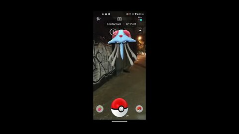 Jogando PokéGO fora de casa u.u