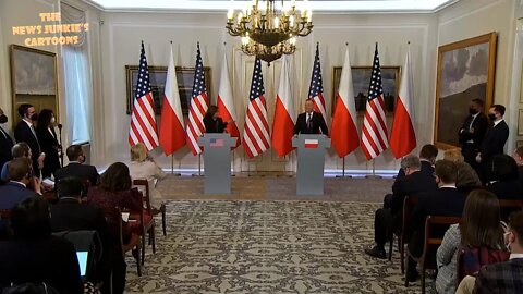 VP Harris tells joke, bursts into laughter after question about Ukrainian refugees.