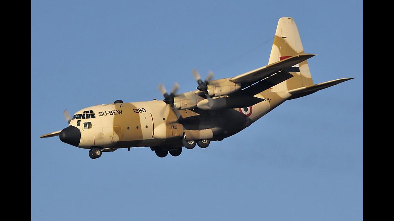 A plane flying from Côte d'Ivoire to the ocean