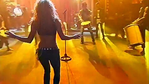 Shakira - Objection Live (From Colombia)