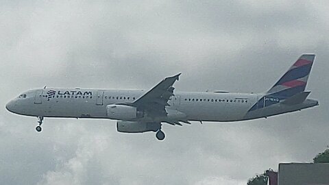 Airbus A321 PT-MXG coming from Guarulhos to Manaus