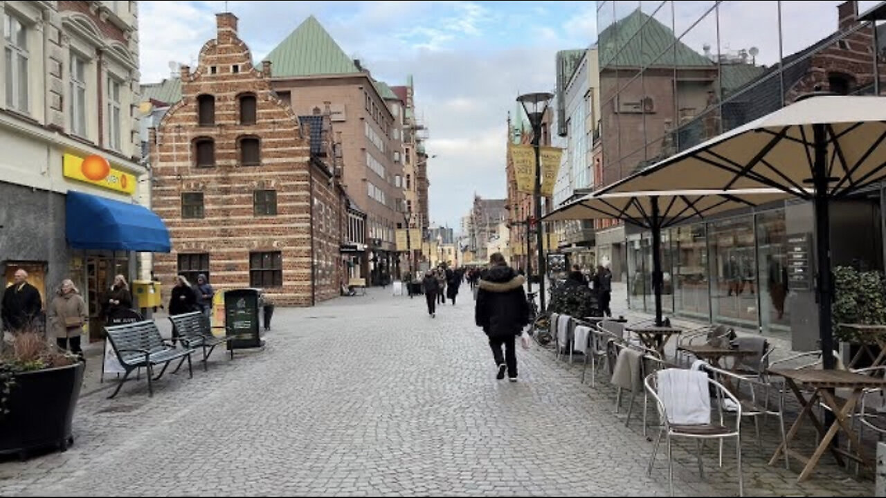 Malmo Walking Tour - Main street for shopping, food and drinks