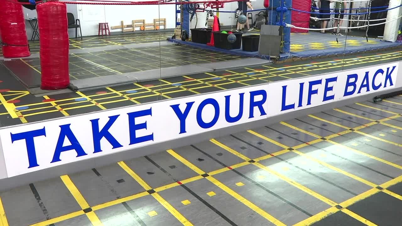 Parkinson's Boxing helps hundreds mitigate symptoms, son of Parkinson's patient raises thousands for gym