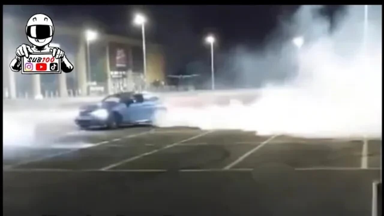 AGGY BMW 135i SMOKING TYRES