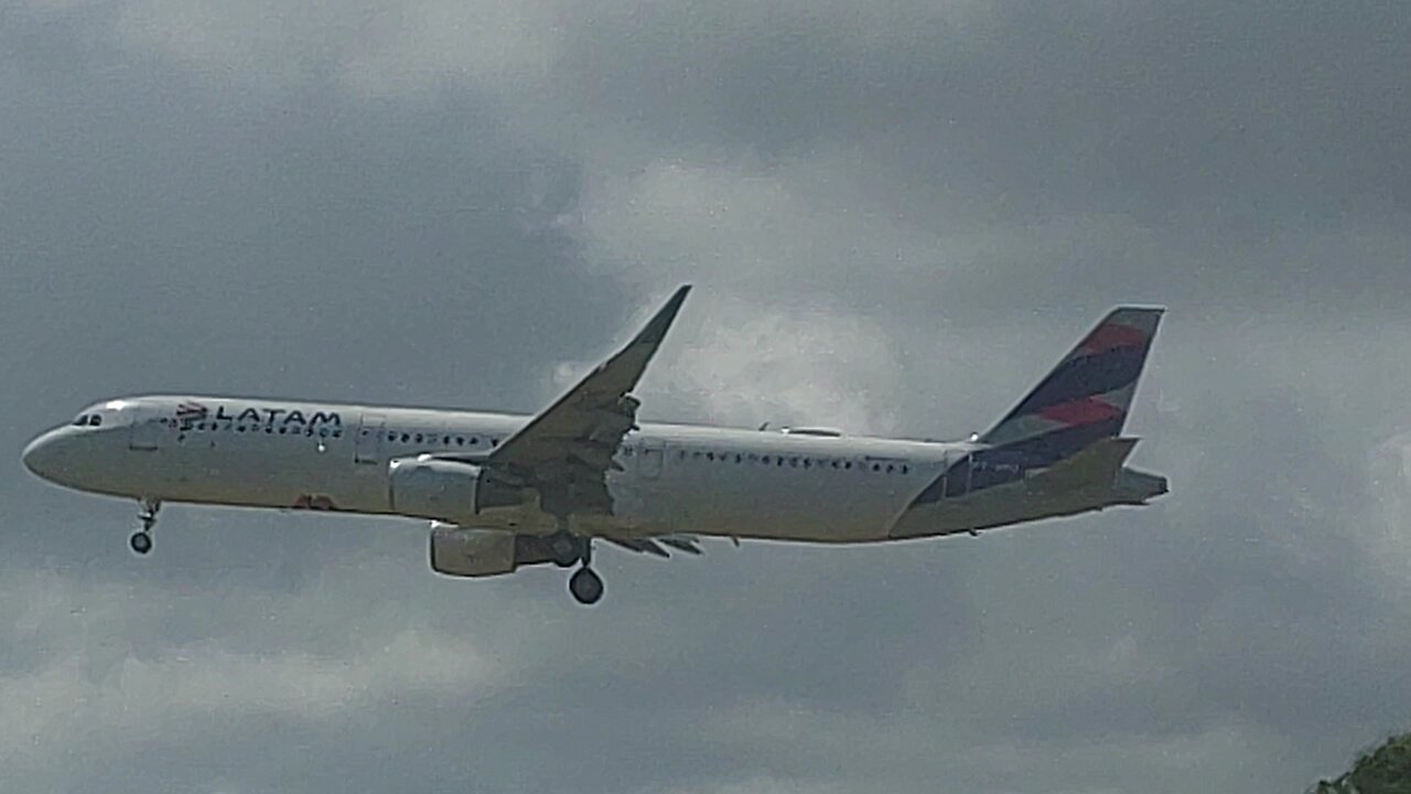 Airbus A321 PT-XPD coming from Brasília to Manaus