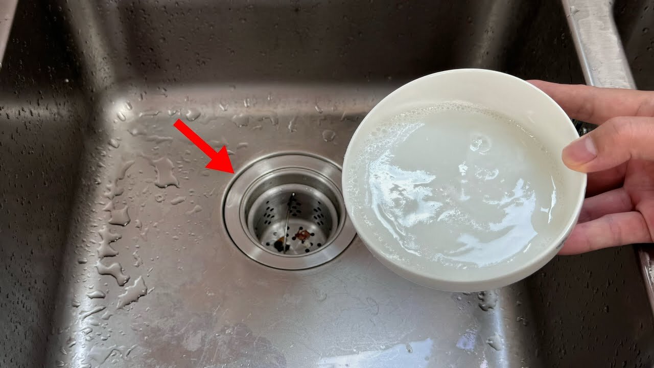 Keep Your Kitchen Sink Drain Fresh and Unclogged❗Must-Try Simple Trick❗😱 洗碗池下水道不臭不堵塞，太管用了❗