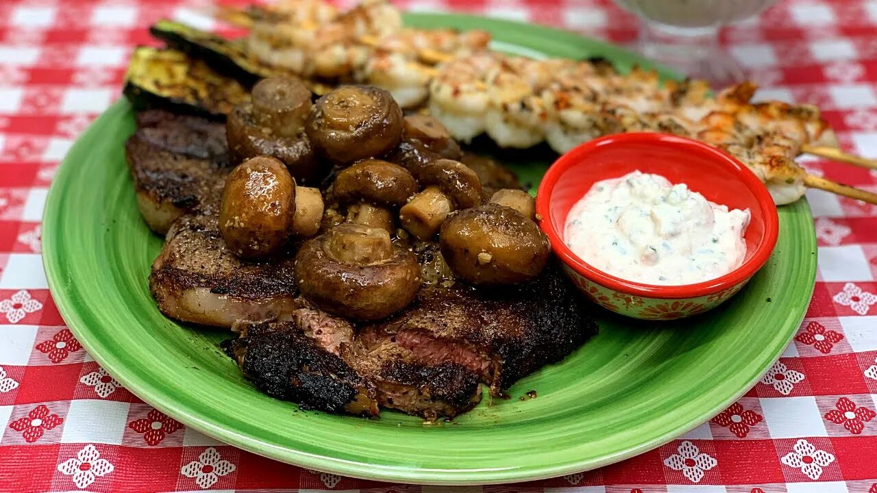 CREAMY HORSERADISH SAUCE!! PERFECT FOR STEAK!!