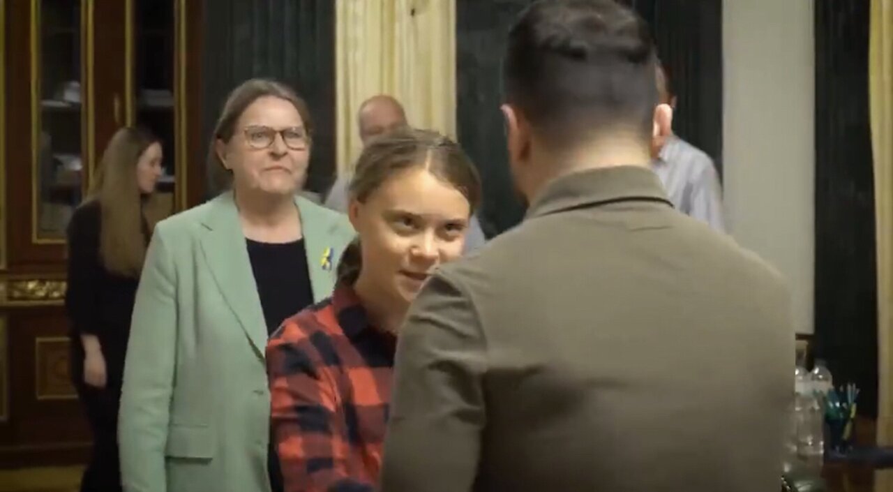 Ukraine's Zelenskyy meets Climate Queen Greta Thunberg