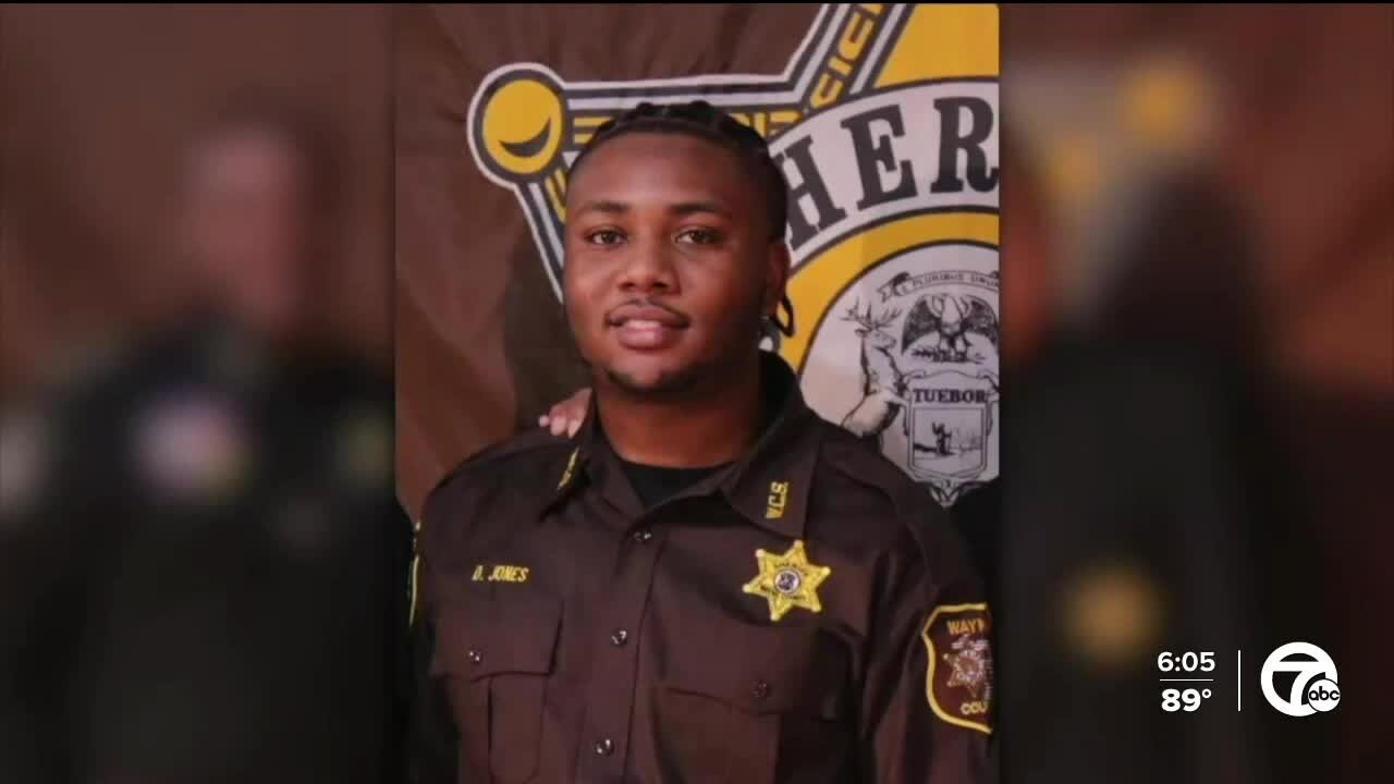 Slain Wayne County sheriff deputy texted with suspected killers minutes before his death