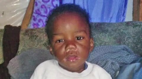 SOUTH AFRICA Cape Town - The body of 1 year old, Orderick Lucas was found in a drain (Video) (BQh)