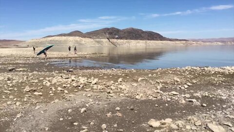 Paddleboarders find human remains at Lake Mead