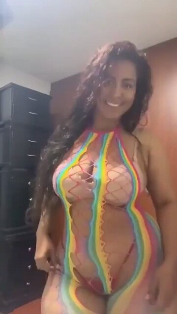 THICK LATINA 💜❤️💜❤️