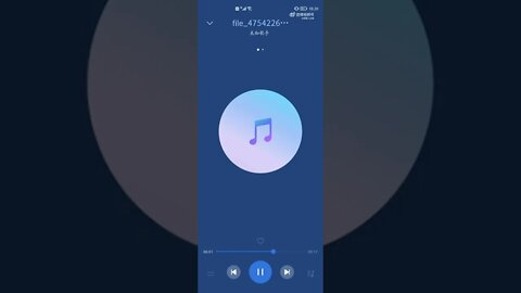 一名社区女住户与社区女书记的对话近日在微博引发热议，两人9分钟的对话中，原本是住户向书记抱怨防疫没作为，讲到最后却是书记崩溃落泪，抨击“上海的防疫政策完全就是混乱”，坦言