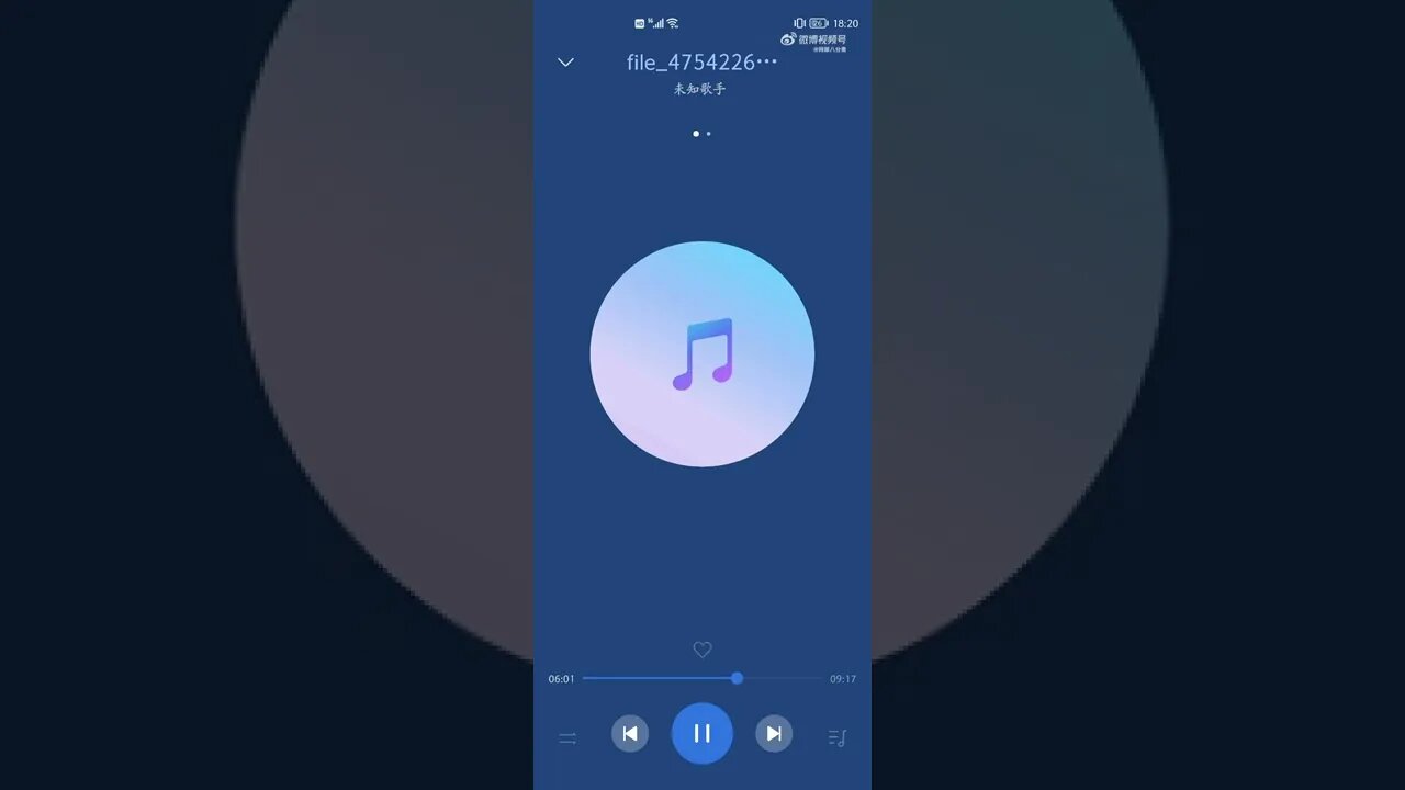 一名社区女住户与社区女书记的对话近日在微博引发热议,两人9分钟的对话中,原本是住户向书记抱怨防疫没作为,讲到最后却是书记崩溃落泪,抨击“上海的防疫政策完全就是混乱”,坦言