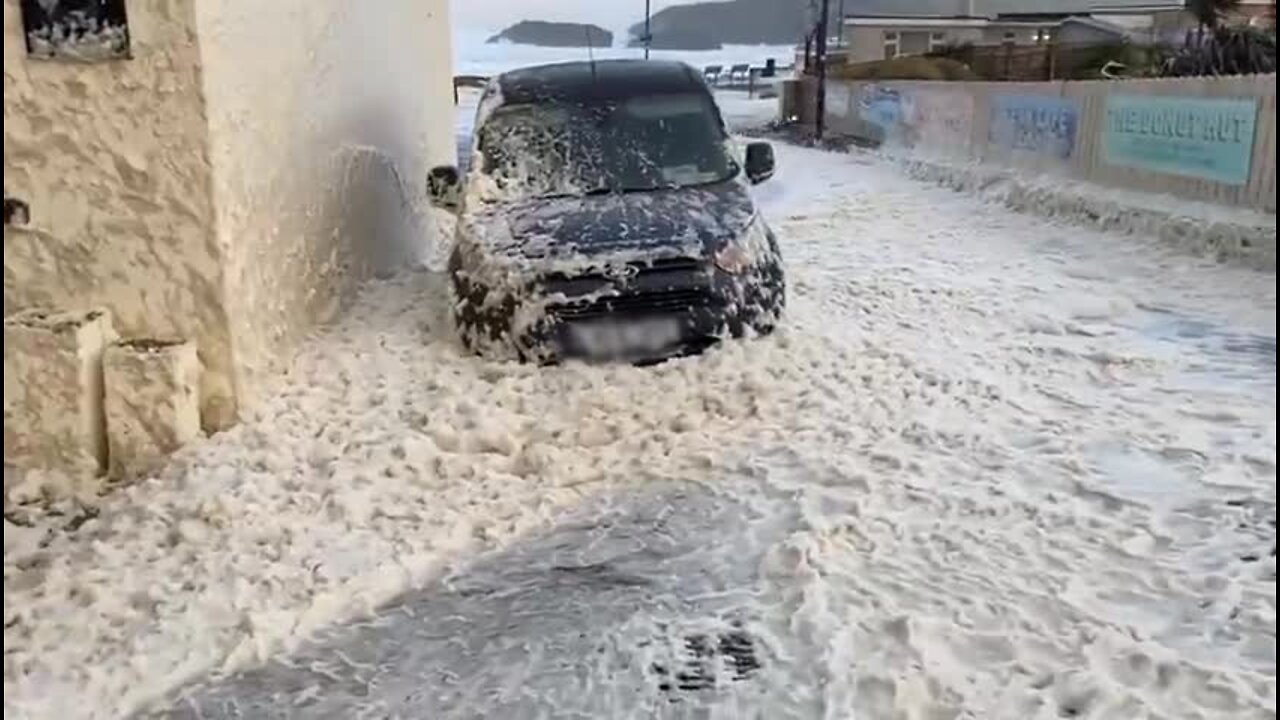 Storm Franklin: Man records next-level sea foam blanketing Bundoran