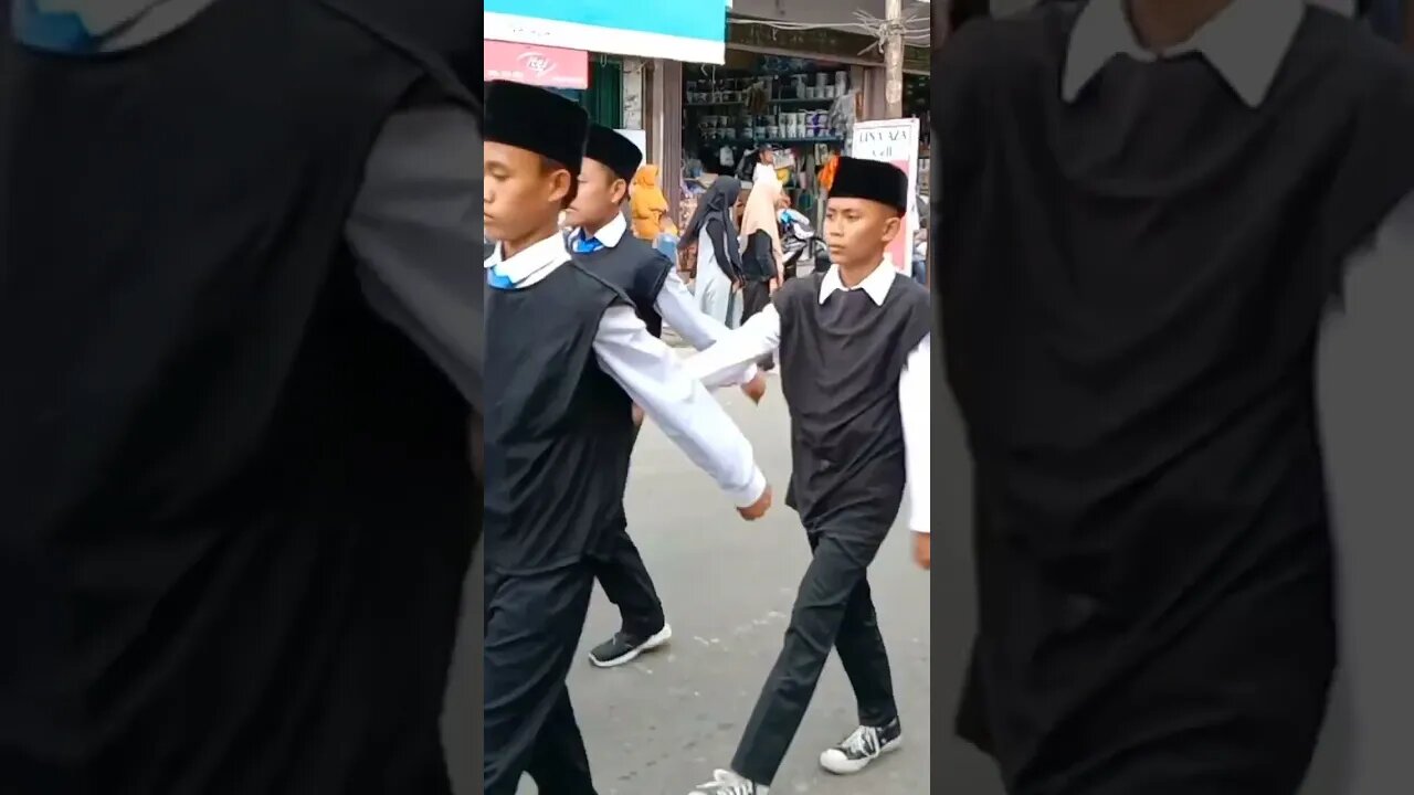 SMK PGRI juga tidak kalah hebat . dalam Perlombaan Gerak Jalan Antar SMA Sederajat kota Pagar Alam