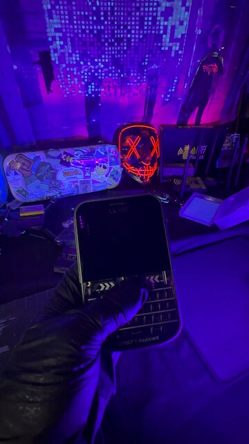 Ghost Phone! the T Deck Plus! #cybersecurity #meshtastic #offgrid #shorts