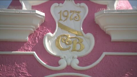 Casa Bonita welcomes select few for sneak peek of refurbished restaurant