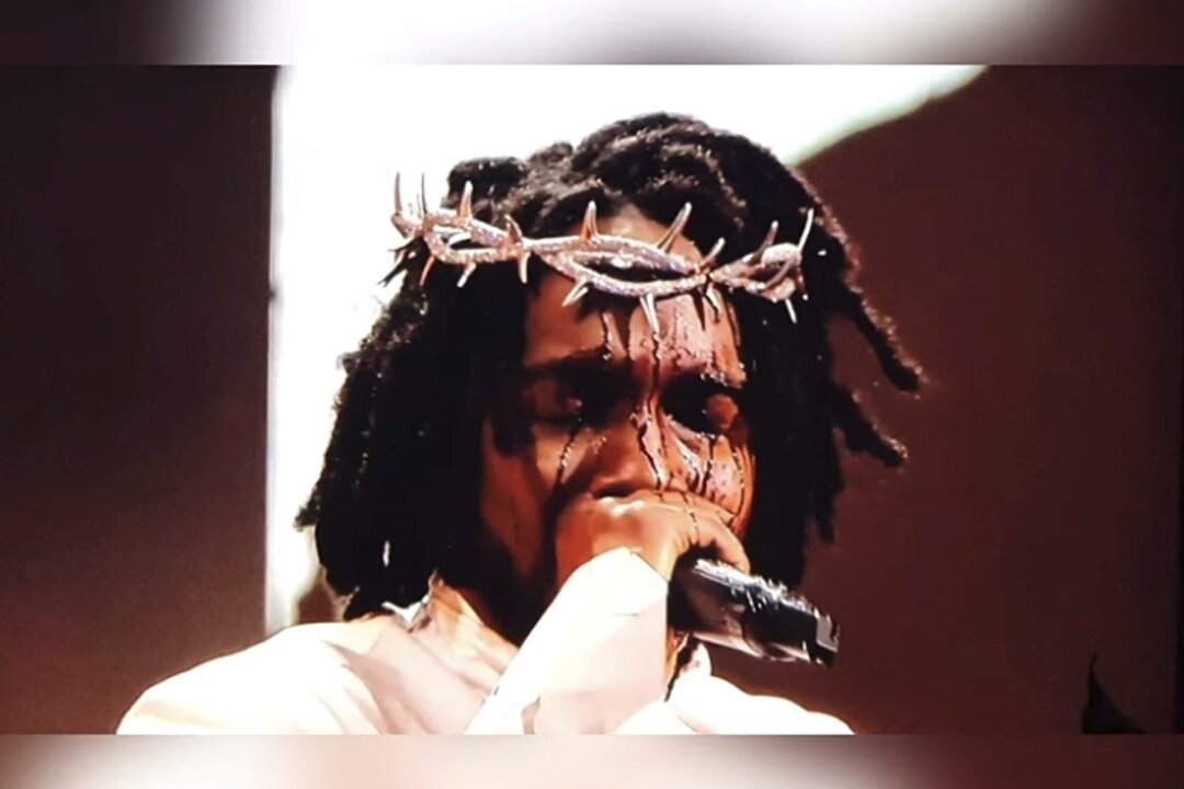 KENDRICK LAMAR OPENLY MOCKS CHRISTIANITY.....