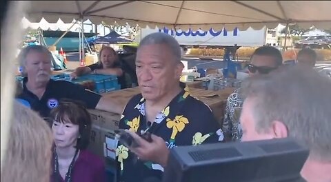 Reporters confront Mayor of Lahaina, Maui about refusing to address reports of missing children