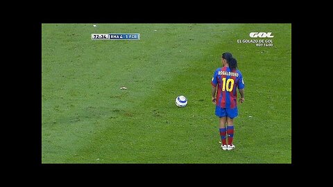 Ronaldinho: 14 Ridiculous Tricks That No One Expected