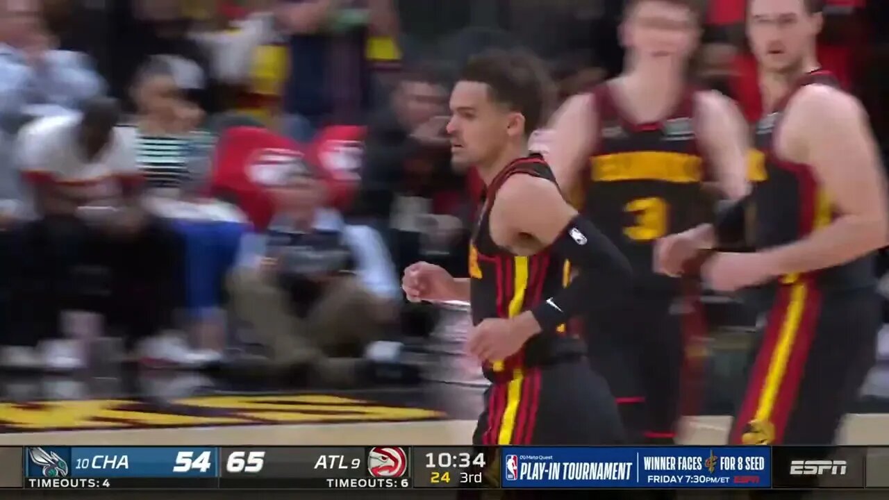 Trae Young to De'Andre " Kill That Sh*t"