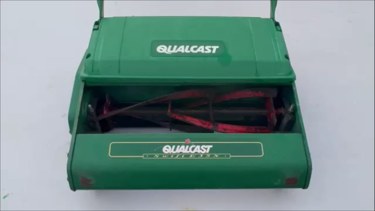 How to Adjust the Cutting Height on a Qualcast Swift E35X Electric Cylinder Mower