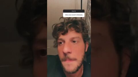 Chay Suede diz que é noveleiro e conta qual é sua novela preferida