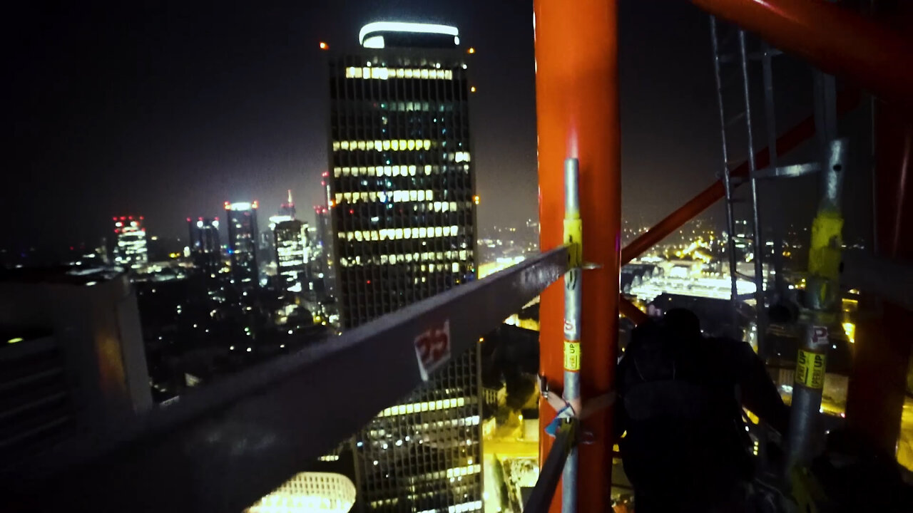 240m Crane ILLEGAL CLIMBING at night in foggy conditions