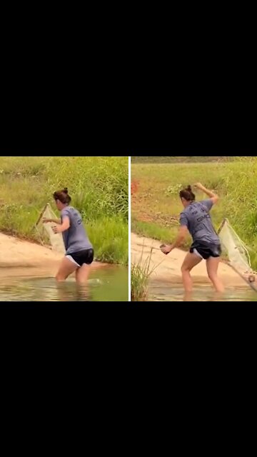 Guy can't stop laughing at wife's failed attempts to get out of water