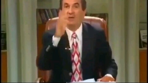 Esse é o Silas Malafaia, mais um mercador da fé que cobra dízimo de quem está pagando aluguel, de...