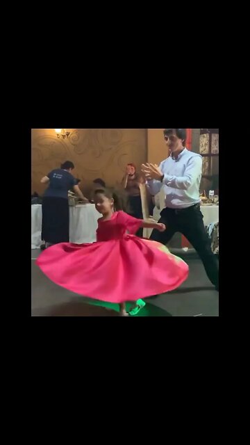 Малышка Танцуют Четко Кайфово 2022 Самая Четкая Чеченская Лезгинка#shorts