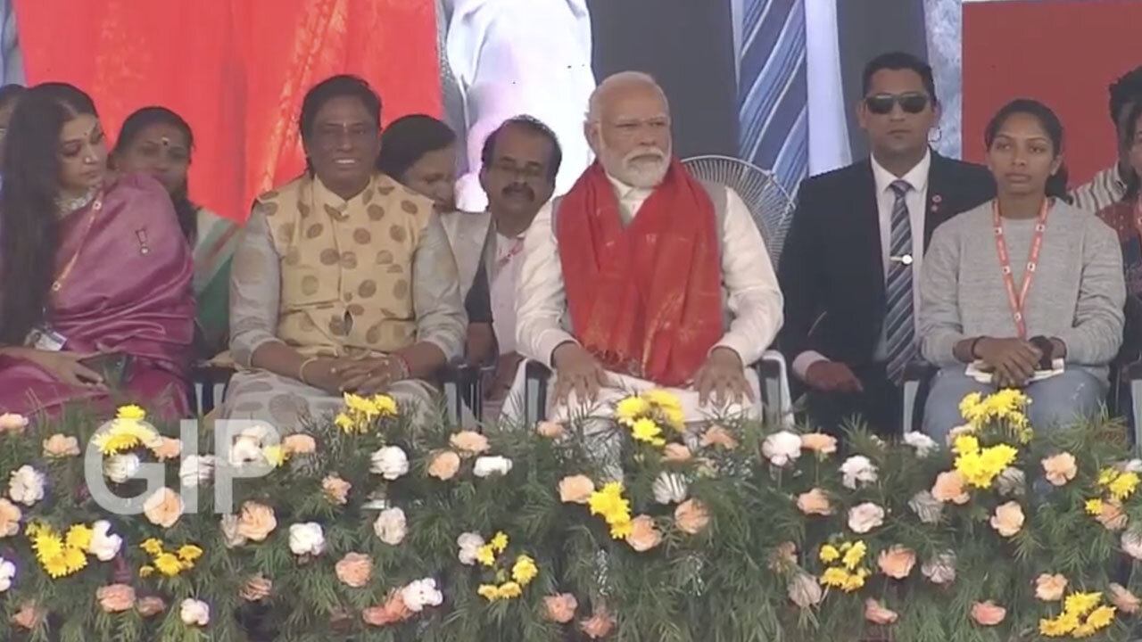 PM Modi attends the Sthree Shakti Modikkoppam in Thekkinkadu, Kerala