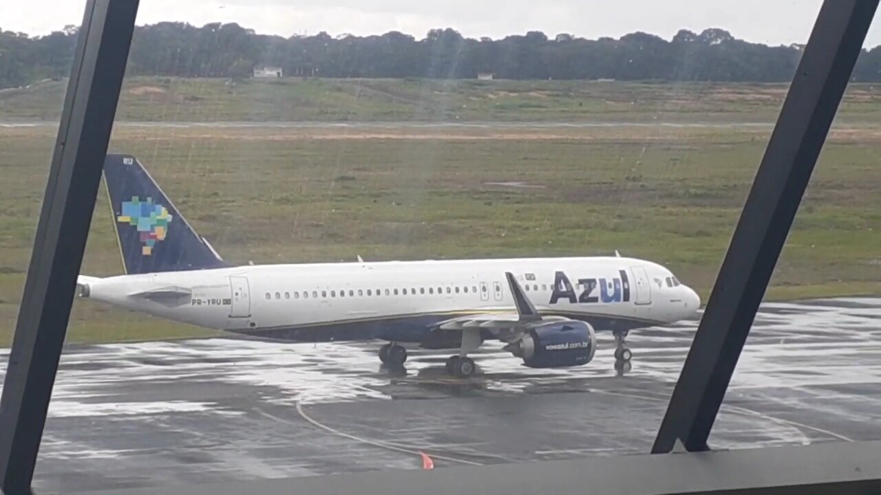 Airbus A320 PR-YRU pousa em Manaus vindo de Campinas