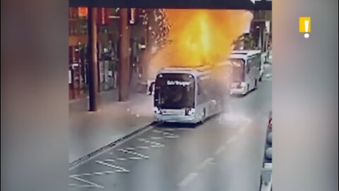 Paris: "Eco-friendly" electric bus went in flames