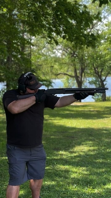 Mossberg 590 Retrograde 12 Gauge Security Shotgun 1 Minute Review