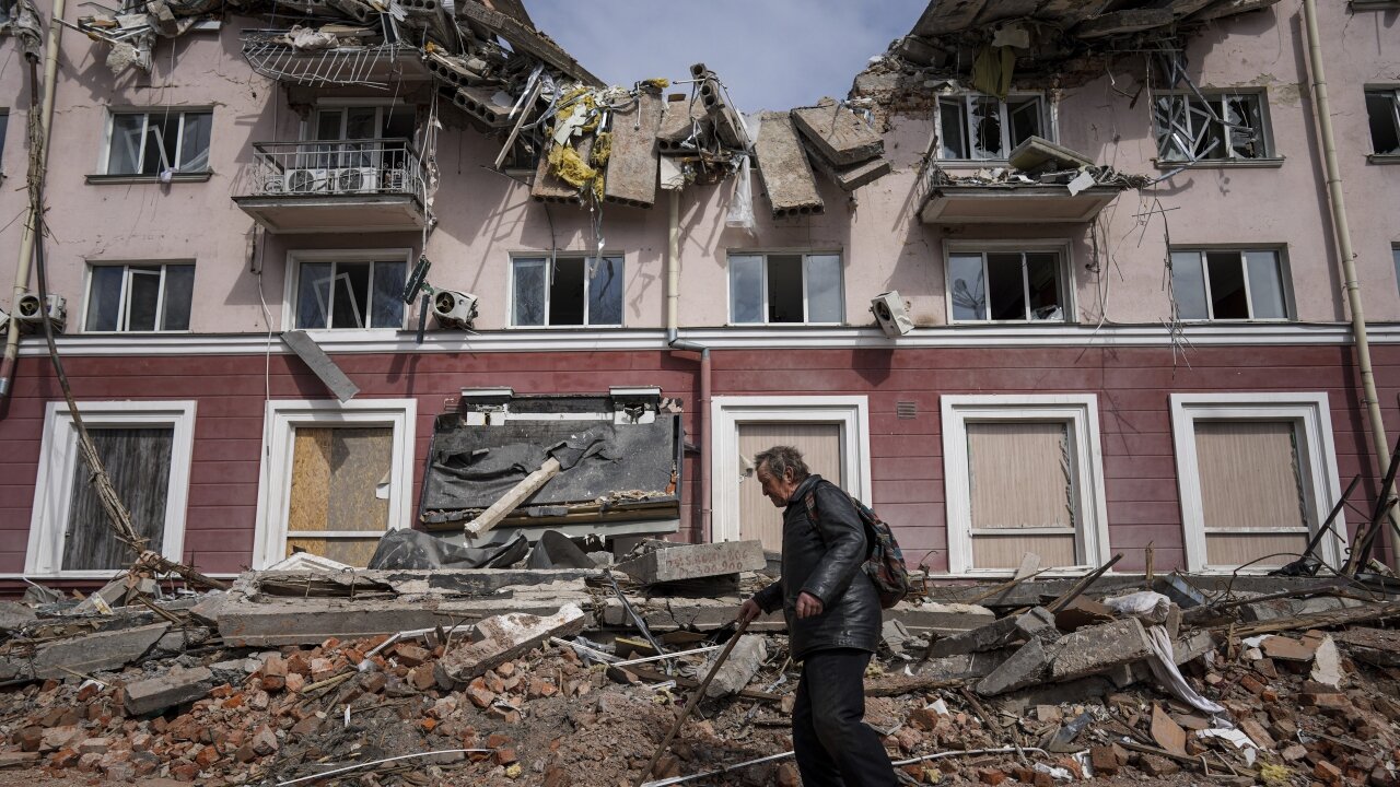 Ukraine: Russian Missile Kills 30 Civilians At Train Station