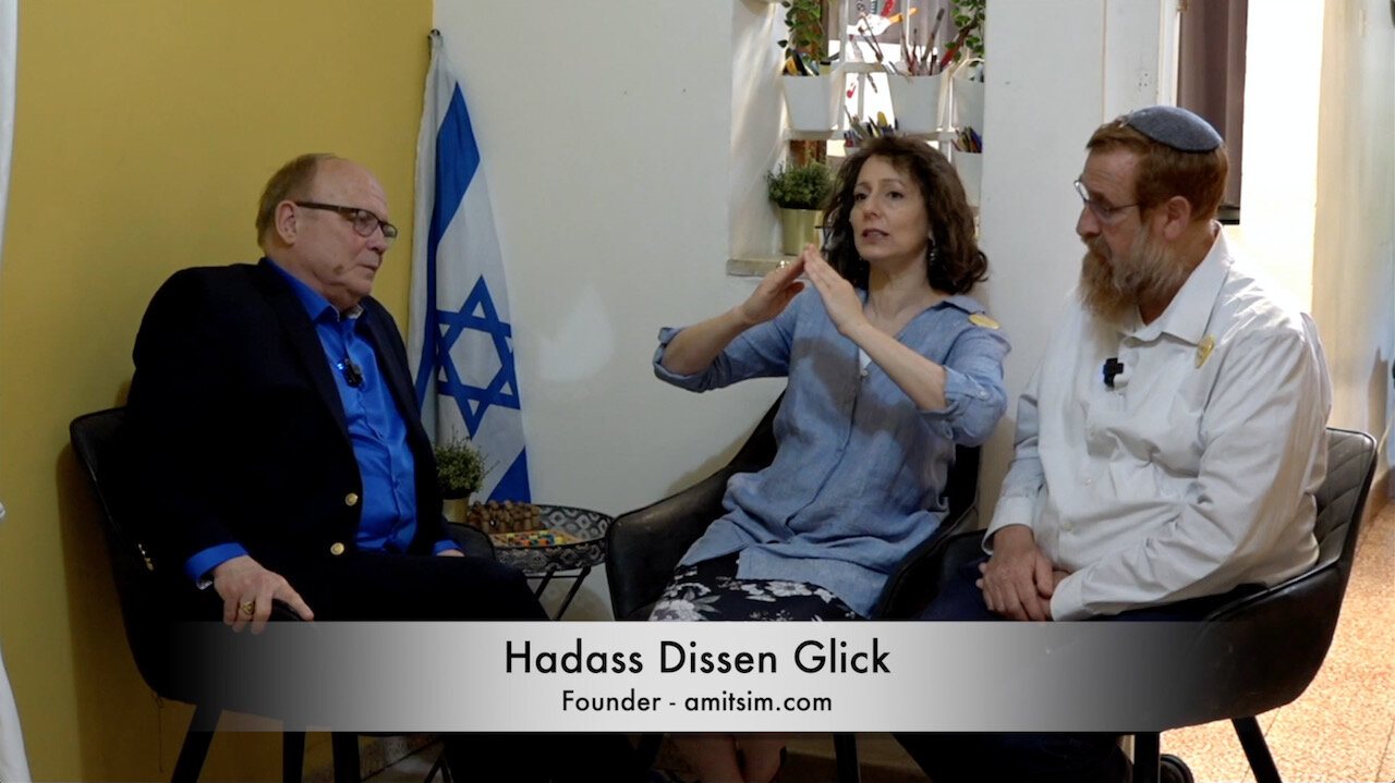 Rabbi Yehuda & Hadass Dissen Glick - amitsim.com, Ministering to young widows and orphans