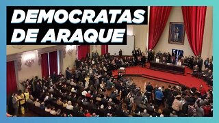 ESQUERDA EM PÂNICO!