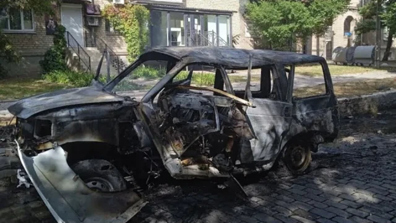 Berdyansk city commander hospitalised after car bomb. Moment of the explosions