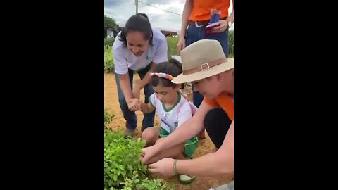 Veja a emocionante experiência sensorial de uma criança cega na Show Safra em MT