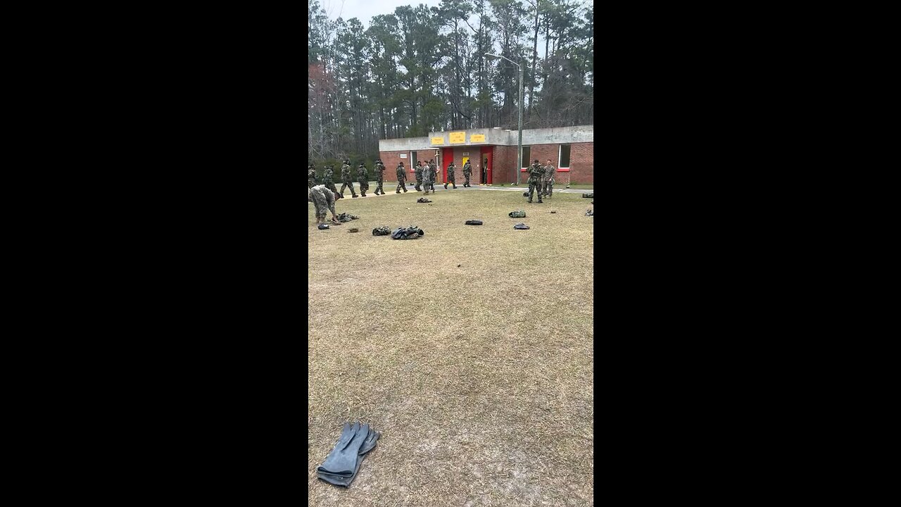 Gwiddy into the gas chamber #army #marines #usmc #vet#navy