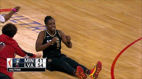 Chelsea Gray BEATS THE BUZZER With Incredible Fade Away Jumper! | Las Vegas Aces vs Minnesota Lynx